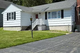 26 Maple St, Trumbull, CT 06611 - Photo 2