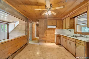 8 Chapel Hill Rd, Montville, CT 06370 - Photo 2
