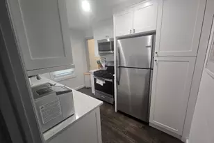 275 Burnsford Ave, Bridgeport, CT 06606 - Photo 10