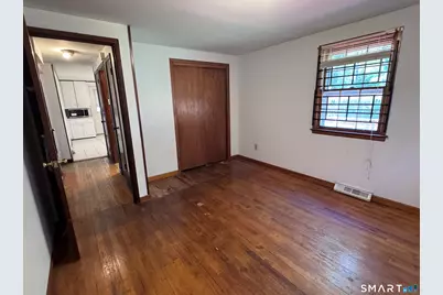 33 Thomas Street, Windsor Locks, CT 06096 - Photo 12
