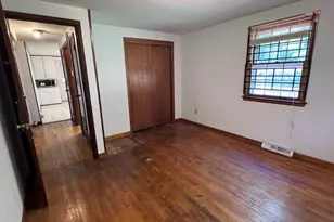 33 Thomas St, Windsor Locks, CT 06096 - Photo 12