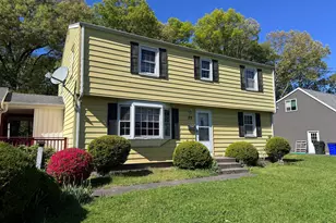 33 Thomas St, Windsor Locks, CT 06096 - Photo 2