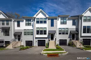 39 Brentwood Cir, Danbury, CT 06810 - Photo 2
