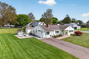21 Riverside Dr, Clinton, CT 06413 - Photo 2