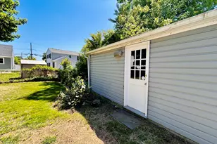 11 Wayland Ct, Milford, CT 06460 - Photo 10