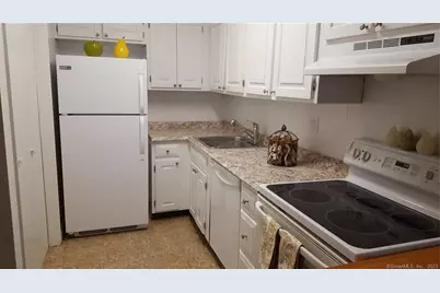 500 Newfield Avenue #4B, Stamford, CT 06905 - Photo 8