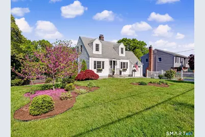 40 Woodbury Avenue, Stamford, CT 06907 - Photo 2