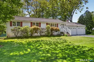 12 Oak Hill Dr, East Haven, CT 06513 - Photo 2