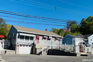 14 Holly Hill Dr, Montville, CT 06382 - Photo 2