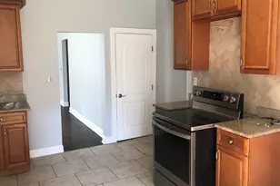 69 Prospect St, Enfield, CT 06082 - Photo 10