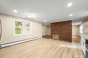 7 Cannon St, Windsor Locks, CT 06096 - Photo 6