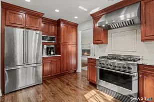 116 Woodbrook Dr, Stamford, CT 06907 - Photo 10