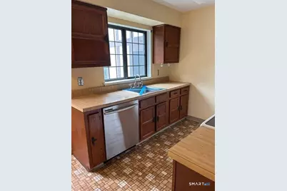 562 Swanson Crescent #562, Milford, CT 06461 - Photo 14