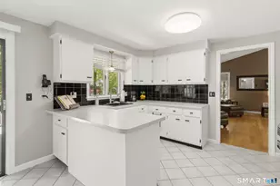 1 Fairfield Ln, Simsbury, CT 06070 - Photo 14