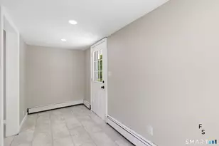 65 Broad St, Manchester, CT 06042 - Photo 12