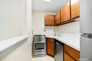 27 Northill St, Stamford, CT 06907 - Photo 4