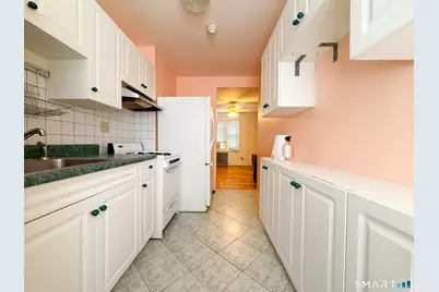 290 North Bishop Avenue #24, Bridgeport, CT 06610 - Photo 4