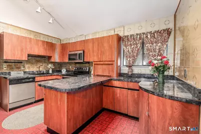 18 Hearthstone Drive #18, Brookfield, CT 06804 - Photo 6