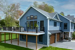 8 E Wharf Rd, Waterford, CT 06385 - Photo 2