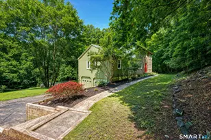 26 Mountain Laurel Ln, Newtown, CT 06482 - Photo 2