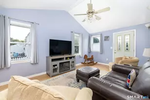 32 Belvedere Rd, North Haven, CT 06473 - Photo 10