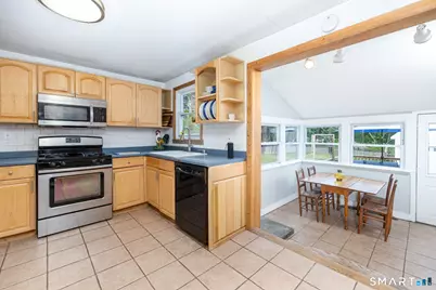 32 Belvedere Road, North Haven, CT 06473 - Photo 6