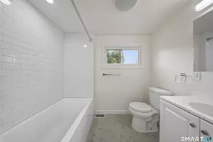 207 Hillcrest Rd, Bridgeport, CT 06606 - Photo 18