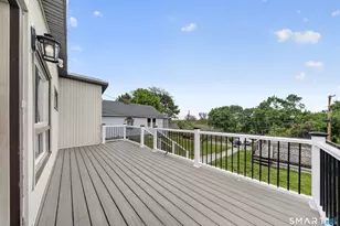 207 Hillcrest Rd, Bridgeport, CT 06606 - Photo 24
