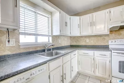 15 Renwick Street #2, Stamford, CT 06902 - Photo 4