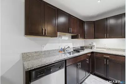 26 Schoolhouse Drive #101, West Hartford, CT 06110 - Photo 4