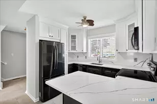 108 Sunrise Cir, Newington, CT 06111 - Photo 4