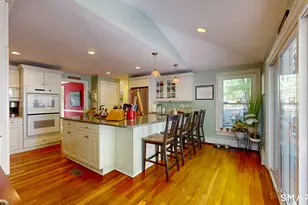 112 Barnshed Ln, Guilford, CT 06437 - Photo 8