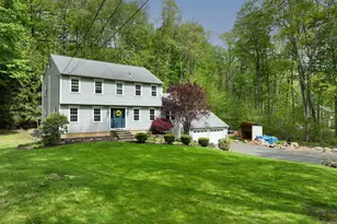 112 Barnshed Ln, Guilford, CT 06437 - Photo 2