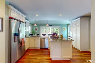 112 Barnshed Ln, Guilford, CT 06437 - Photo 6