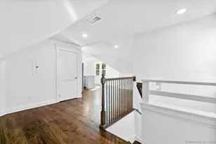 954 Elm St, New Haven, CT 06511 - Photo 8