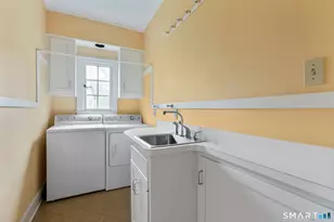 180 Fern St, West Hartford, CT 06119 - Photo 24