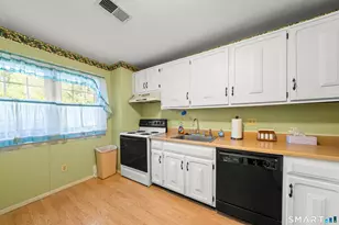 11 Georgetown Dr, Enfield, CT 06082 - Photo 4