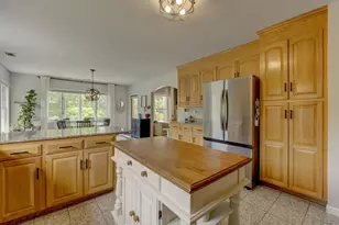 25 Amato Dr, Wethersfield, CT 06109 - Photo 4