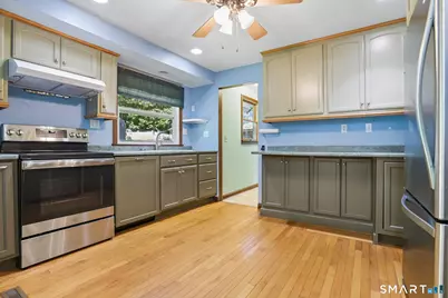 10 Chris Drive, Montville, CT 06382 - Photo 2
