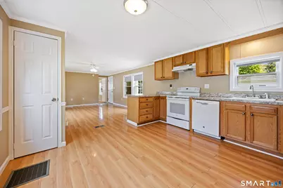 6 Park Avenue, Plainville, CT 06062 - Photo 10