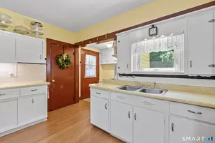 35 Park Pl, Ansonia, CT 06401 - Photo 10