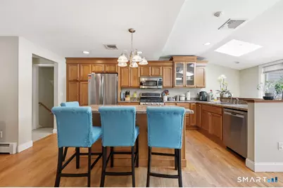 37 Stoneham Drive, West Hartford, CT 06117 - Photo 8