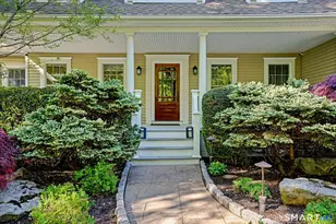 15 Maplecrest Dr, Danbury, CT 06811 - Photo 2