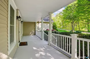 15 Maplecrest Dr, Danbury, CT 06811 - Photo 4