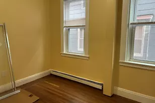 27 Jay St, New London, CT 06320 - Photo 8