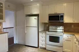 33 Loughran Ave, Stamford, CT 06902 - Photo 4