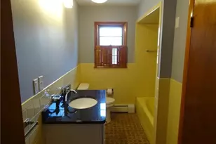 64 Nash Ln, Bridgeport, CT 06605 - Photo 10