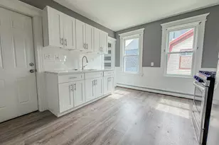 15 Elmwood Ave, Bridgeport, CT 06605 - Photo 2