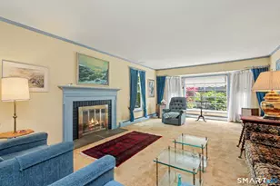 45 Carriage Dr S, Stamford, CT 06902 - Photo 12