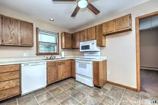 130 Brandon Ave, Stratford, CT 06614 - Photo 28
